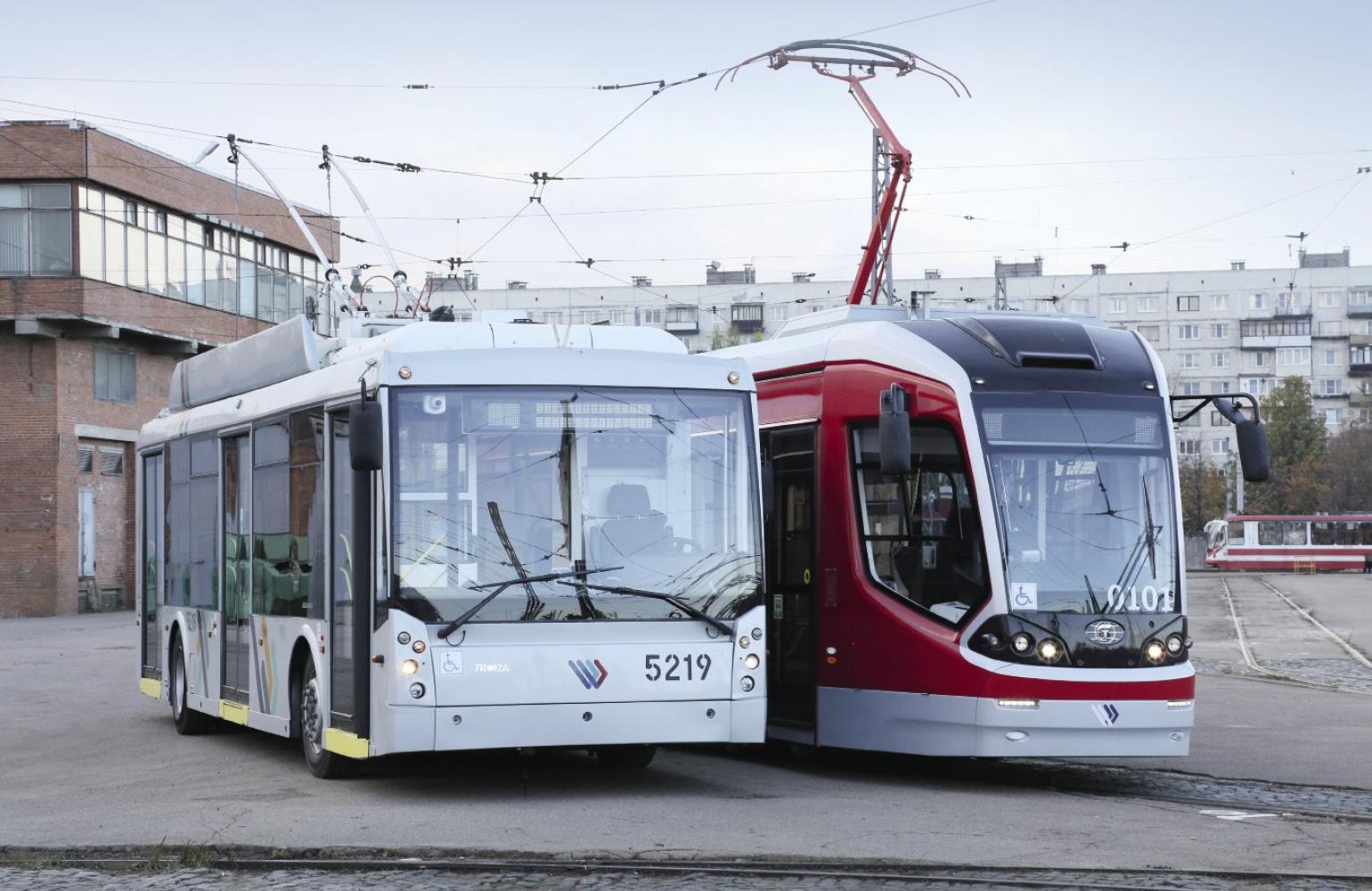 Городские автобусы и троллейбусы. Трамвай «Метелица Stadler 853». Электрический транспорт. Городской электрический транспорт. Городской Наземный электрический транспорт.